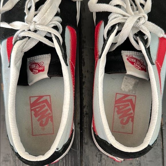 Vans Black and Red Low-Top Sneakers Women’s Sz 8.5, Men’s Sz 7 - Picture 2 of 8